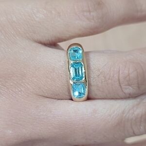 Elegant Gold and Blue Gemstone Ring